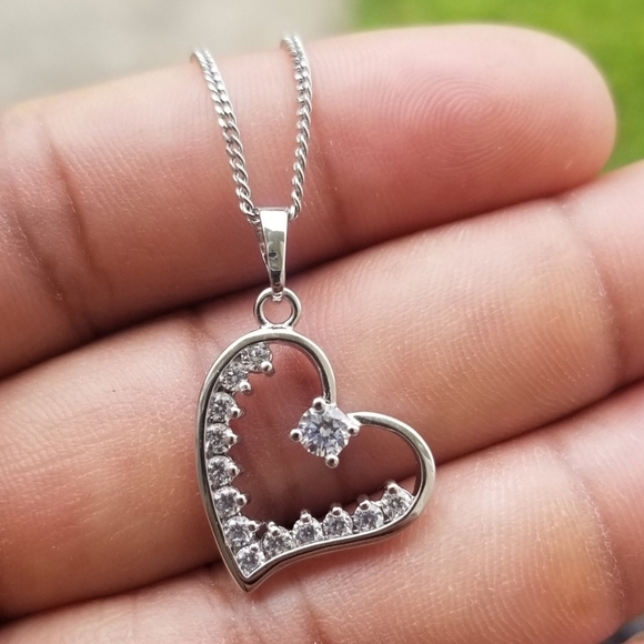 Jewelry - Silver plated heart necklace